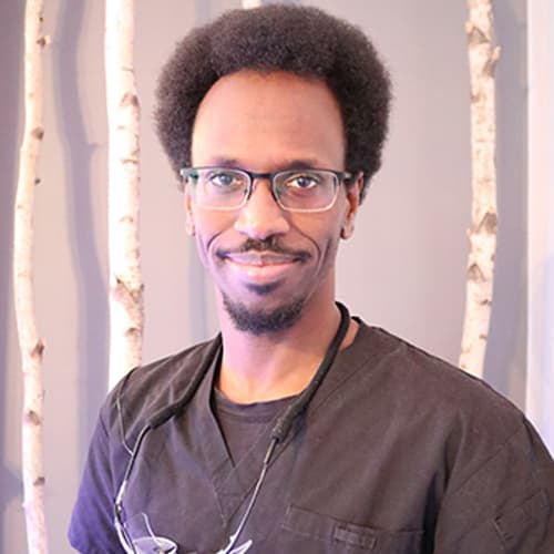Dr. Yusum Ahmed Ottawa Dentiste généraliste